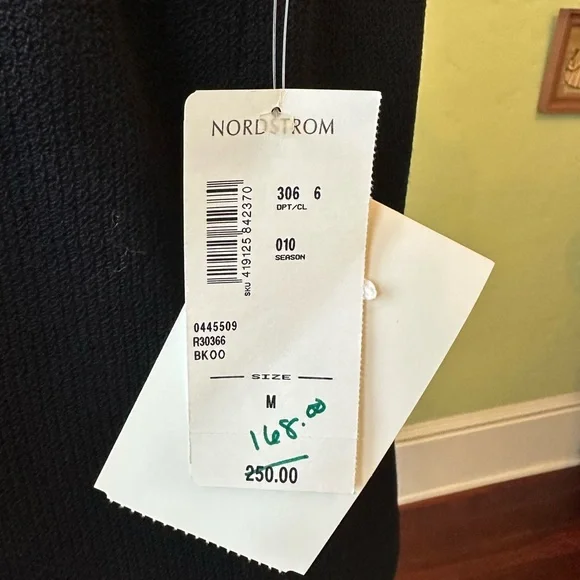 St. John Knit Sport Tank with Shoulder Zipper Perfect Condition w/ tags - Picture 5 of 6